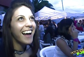 Due succose lesbiche indianyochki accarezzate nel grembo di Madre Natura