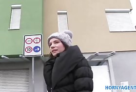 Steamy matura pornostar fa sesso selvaggio con un fidanzato sotto la doccia.