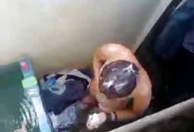 Coppia matura e giovane ragazzo in un'orgia di gruppo
