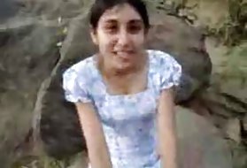 La sirenetta dai grossi seni di fuoco ama giocare a un sex toy nella figa rossa e scopare duramente con un cazzo in culo nel culo grasso