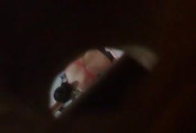 Ragazzo giovane e soddisfatto, a turno ha strappato due pornostar