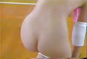 Splendido attacco sexy a un giovane puttana dai grossi seni