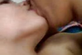 Il divorzio ricco seduce il figlio adulto della sua ragazza per vendetta per il tradimento del suo ex marito con lei