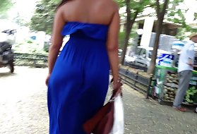 La macchina del sesso entra brutalmente nella figa di una giovane donna coreana con un vibratore e la porta all'orgasmo