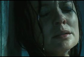 Giovane ragazza rende bella e sensuale succhiare il cazzo del suo ragazzo
