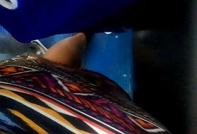 Una giovane attrice porno succhia ancora il cazzo di un uomo per farsi sborrare in faccia